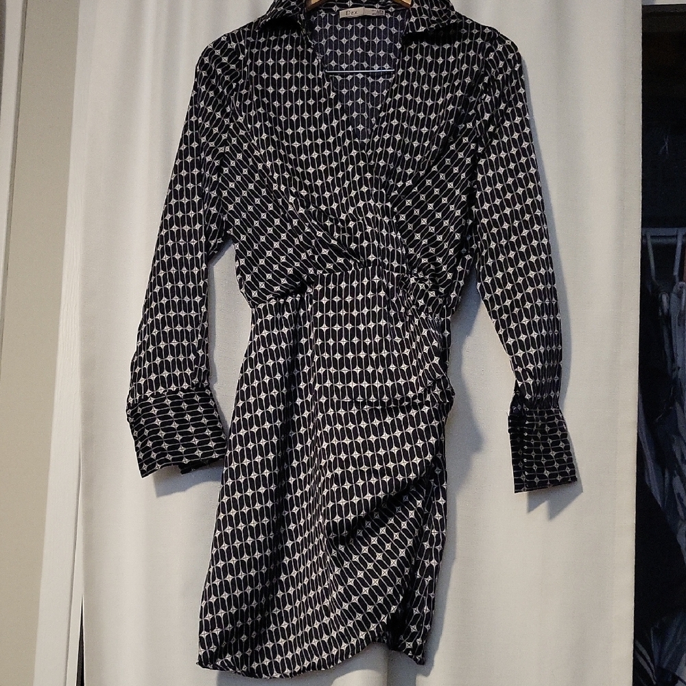 Dex Patterned Dress - Picture 2 of 4